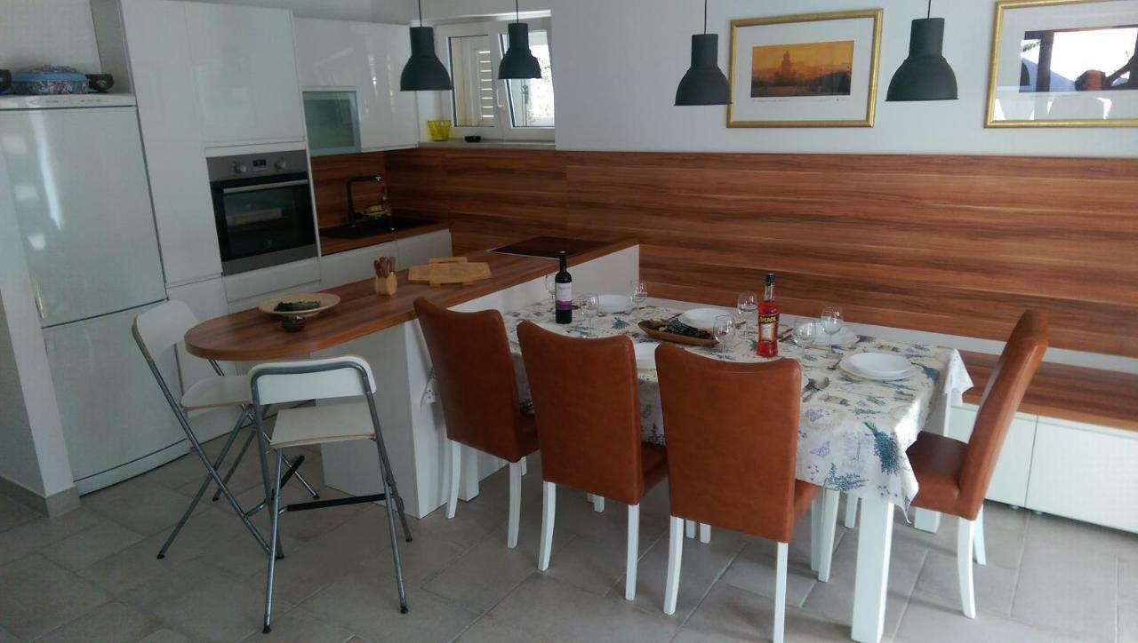 Holiday Home Olive Gradac  Exterior foto